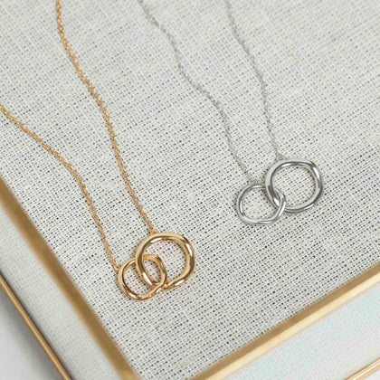 Connected Necklace Gold